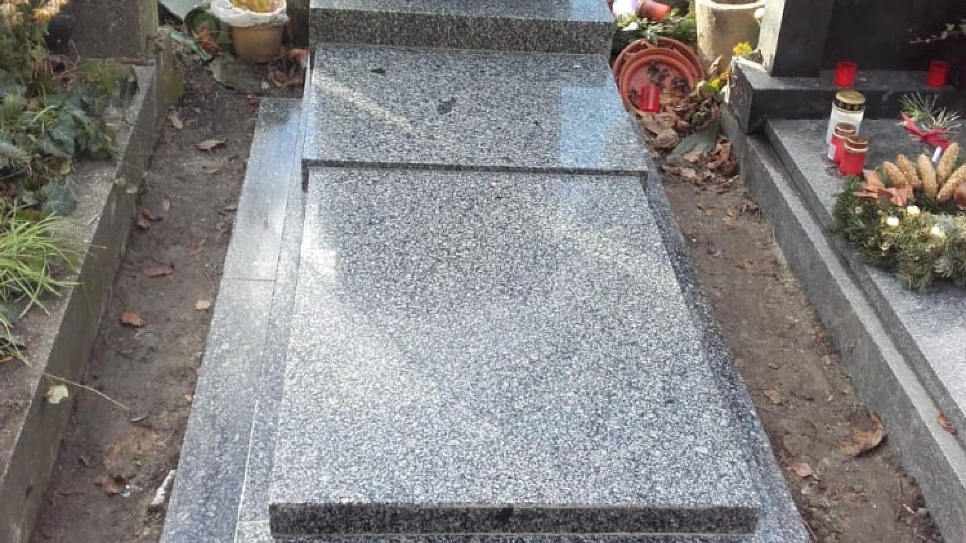 dokonceni-montaze-zuloveho-hrobu